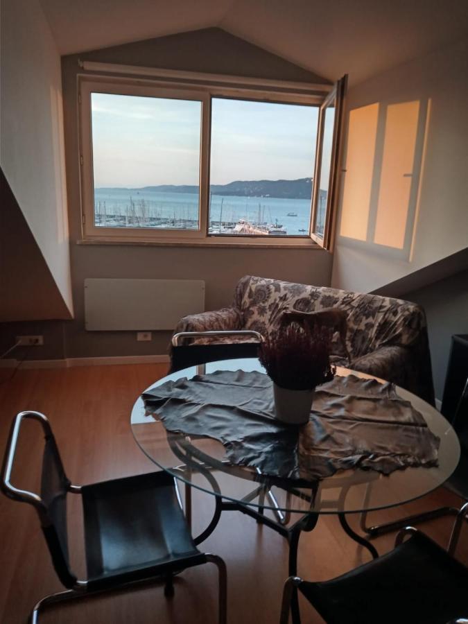 Apartamento Mansarda Centrale Vista Mare Trieste Exterior foto
