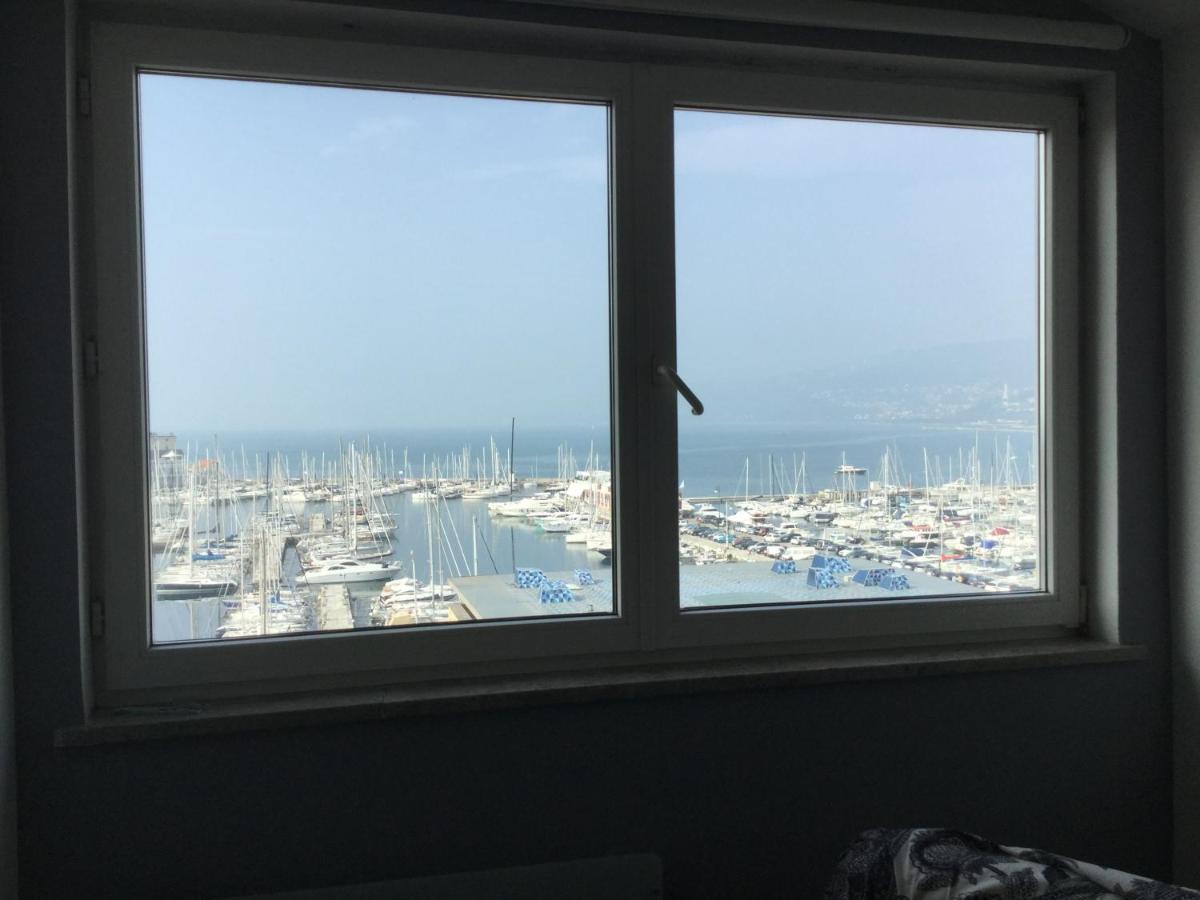 Apartamento Mansarda Centrale Vista Mare Trieste Exterior foto