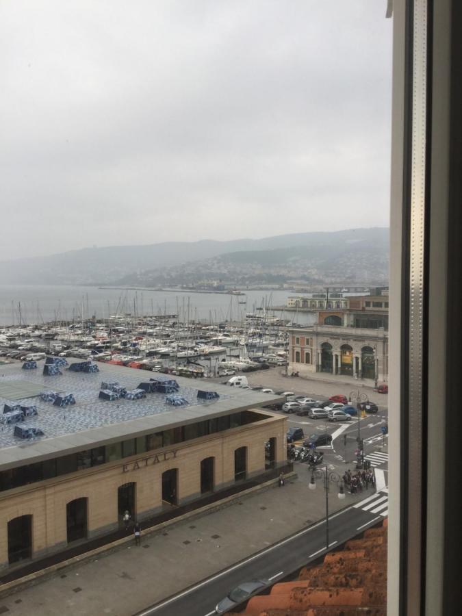 Apartamento Mansarda Centrale Vista Mare Trieste Exterior foto
